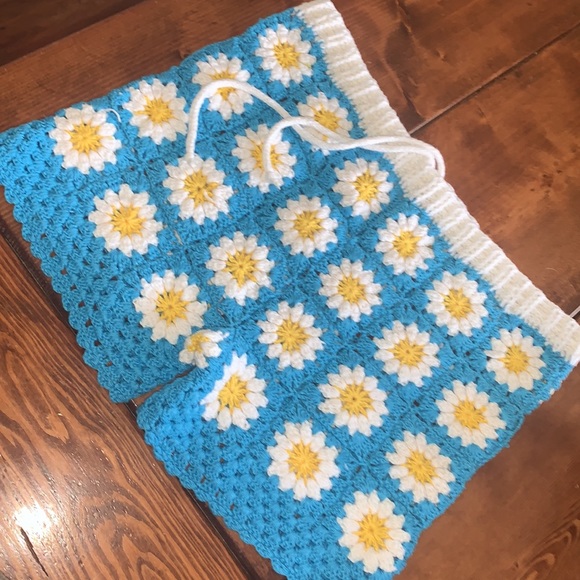 Handmade afghan Daisy shorts - Picture 6 of 6